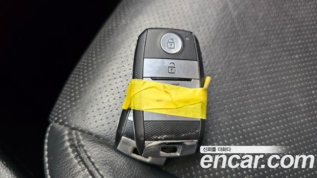 Kia Carens 2017 — photo 29