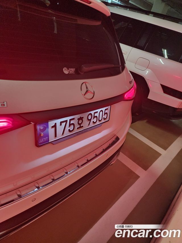 Mercedes-Benz GLC-Class 2023 — photo 3