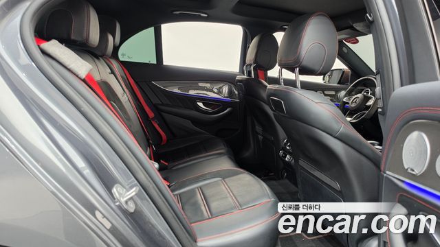 Mercedes-Benz E-Class 2018 — photo 17