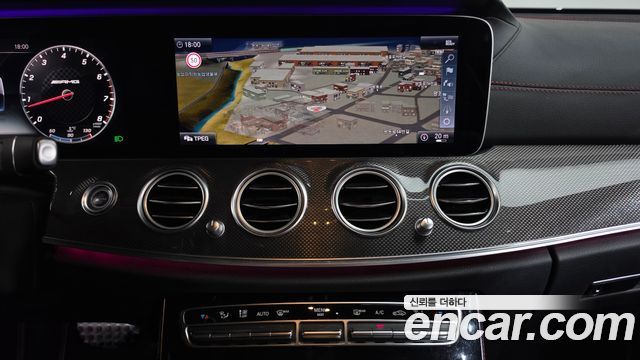 Mercedes-Benz E-Class 2018 — photo 18