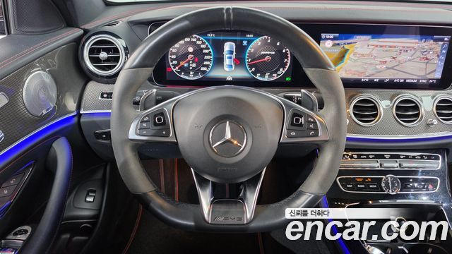 Mercedes-Benz E-Class 2018 — photo 19