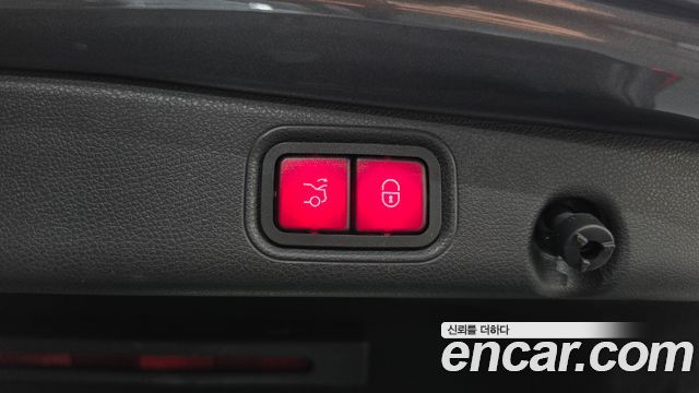Mercedes-Benz E-Class 2018 — photo 23