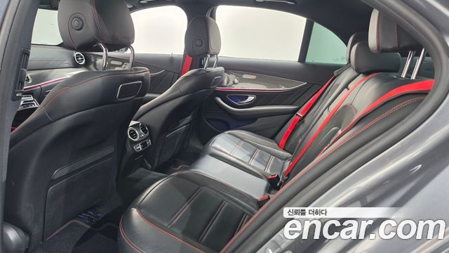 Mercedes-Benz E-Class 2018 — photo 25