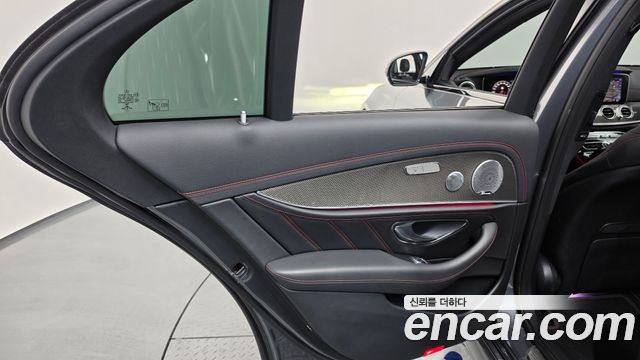 Mercedes-Benz E-Class 2018 — photo 15