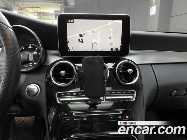 Mercedes-Benz C-Class 2016 — photo 16