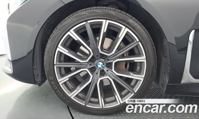 BMW 7-Series 2022 — photo 5