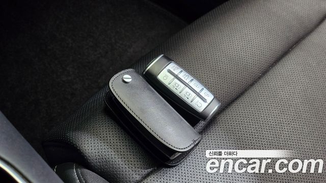 Genesis GV70 2022 — photo 21