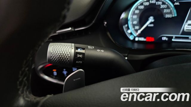 Genesis GV70 2022 — photo 26