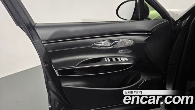 Genesis GV70 2022 — photo 14