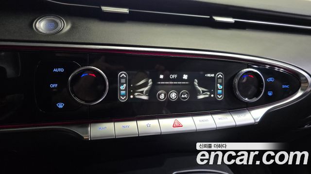 Genesis GV70 2022 — photo 29