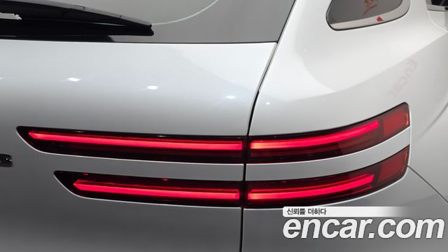 Genesis GV70 2025 — photo 9