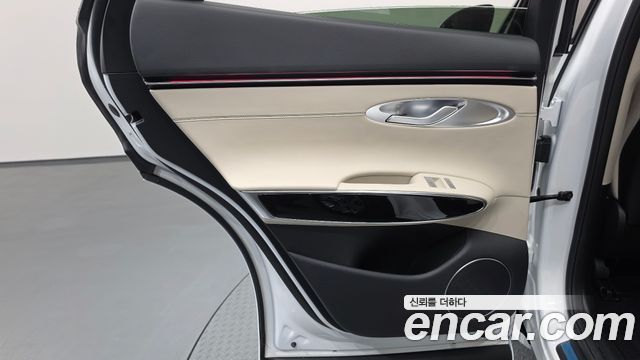 Genesis GV70 2025 — photo 15