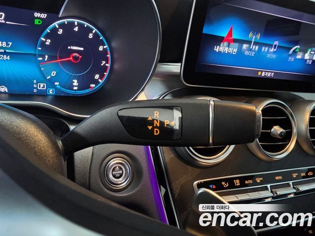 Mercedes-Benz C-Class 2023 — photo 9