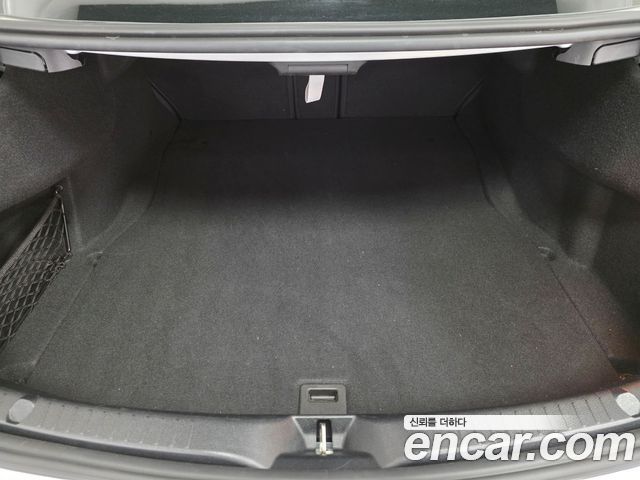 Mercedes-Benz C-Class 2023 — photo 11