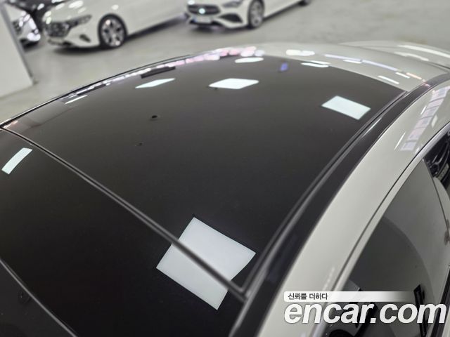 Mercedes-Benz C-Class 2023 — photo 12