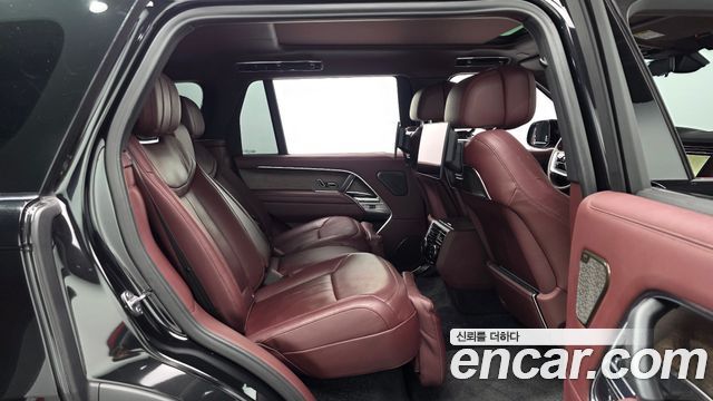Land Rover Range Rover 2023 — photo 18