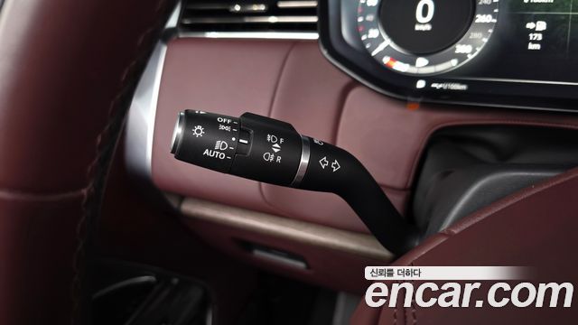 Land Rover Range Rover 2023 — photo 23