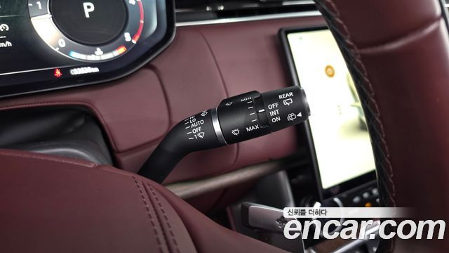Land Rover Range Rover 2023 — photo 24