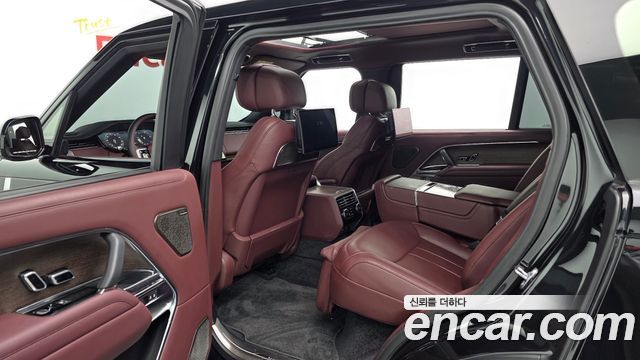 Land Rover Range Rover 2023 — photo 16