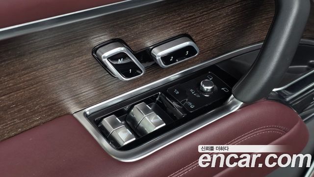 Land Rover Range Rover 2023 — photo 38