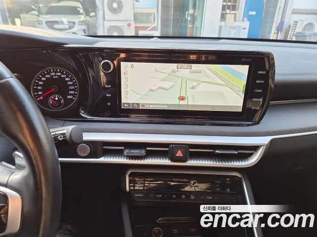 Kia K5 2022 — photo 10