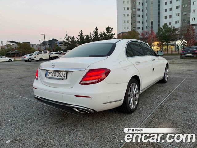Mercedes-Benz E-Class 2019 — photo 5