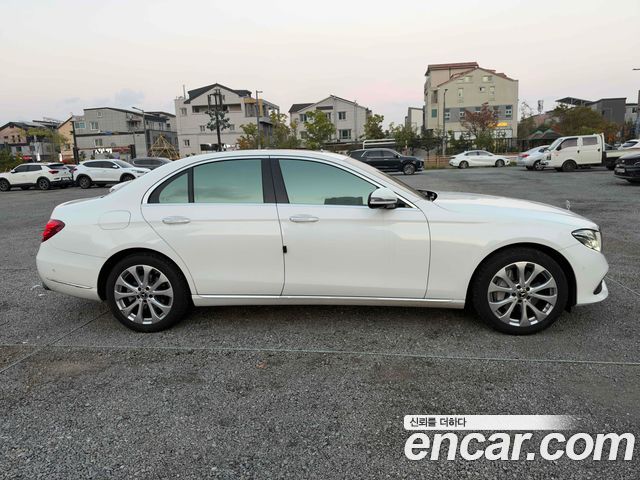 Mercedes-Benz E-Class 2019 — photo 8