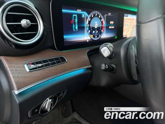 Mercedes-Benz E-Class 2019 — photo 10