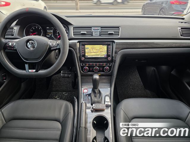 Volkswagen Passat 2018 — photo 7
