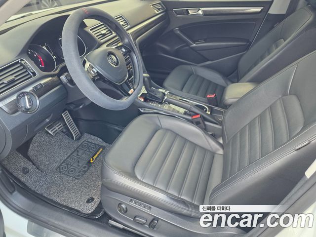 Volkswagen Passat 2018 — photo 10