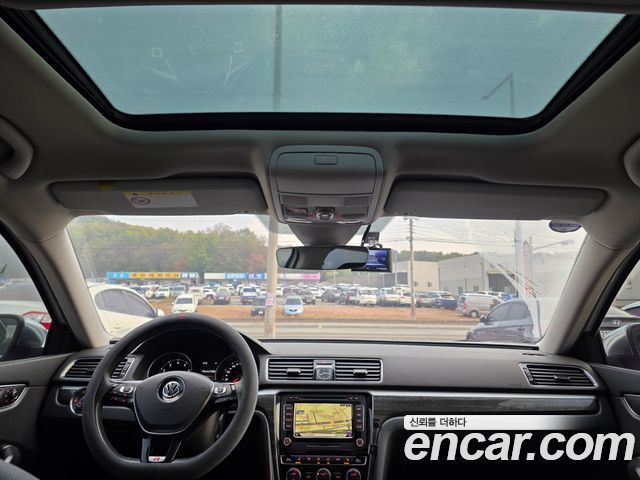 Volkswagen Passat 2018 — photo 15