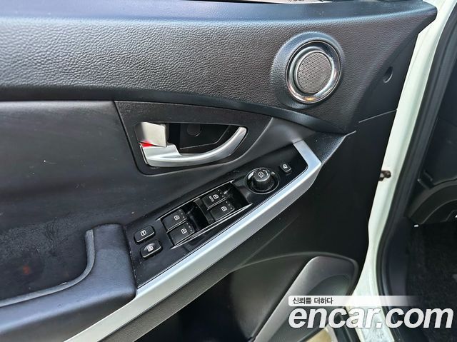 KG Mobility KORANDO 2015 — photo 12