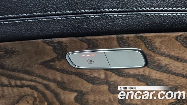 Mercedes-Benz E-Class 2023 — photo 28