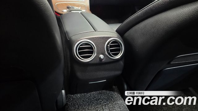 Mercedes-Benz E-Class 2023 — photo 29
