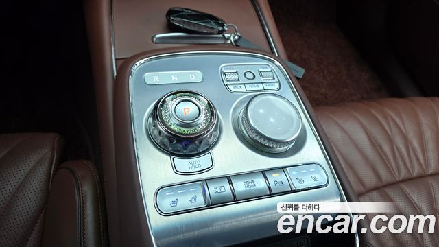 Genesis G90 2023 — photo 17