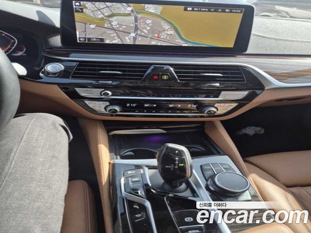 BMW 5-Series 2023 — photo 5
