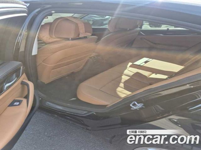 BMW 5-Series 2023 — photo 8