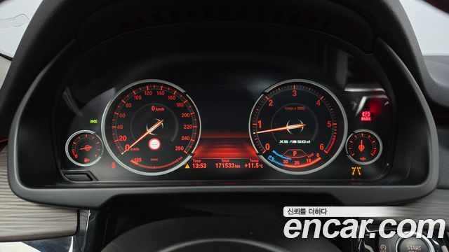 BMW X5 2016 — photo 8