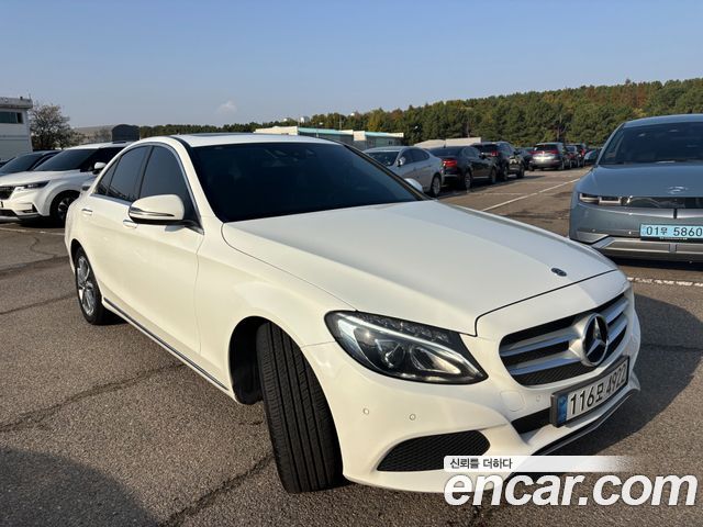 Mercedes-Benz C-Class 2018 — photo 2