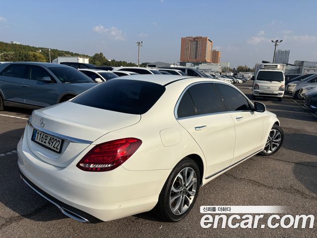 Mercedes-Benz C-Class 2018 — photo 4