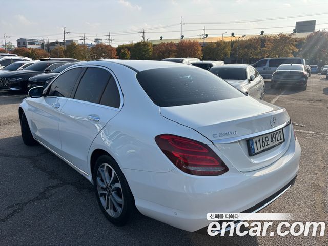 Mercedes-Benz C-Class 2018 — photo 5
