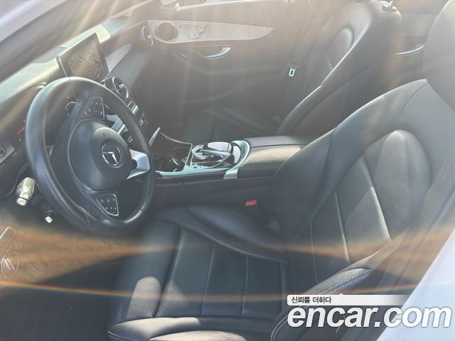Mercedes-Benz C-Class 2018 — photo 9