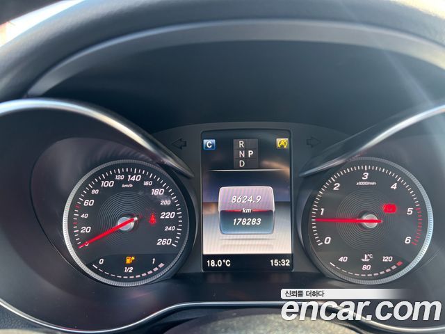 Mercedes-Benz C-Class 2018 — photo 11
