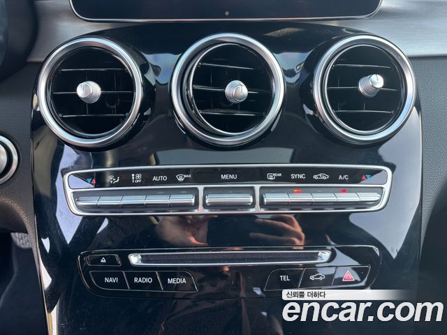 Mercedes-Benz C-Class 2018 — photo 13