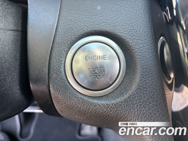 Mercedes-Benz C-Class 2018 — photo 14