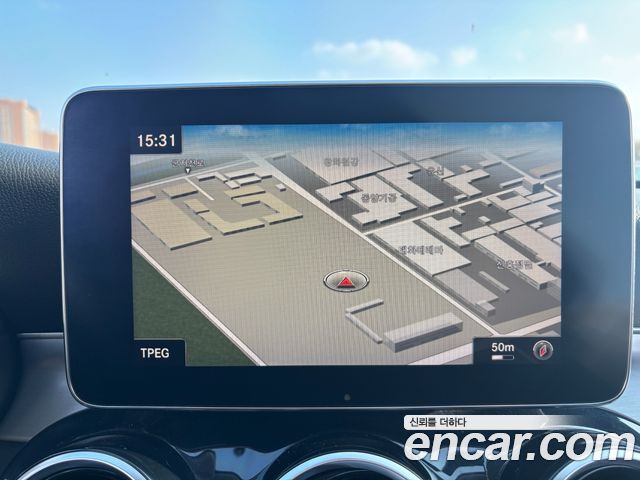Mercedes-Benz C-Class 2018 — photo 17