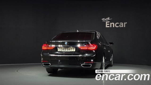 BMW 7-Series 2018 — photo 4
