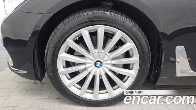 BMW 7-Series 2018 — photo 5