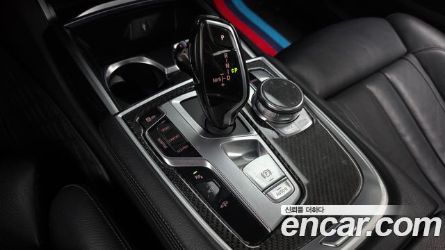BMW 7-Series 2018 — photo 9