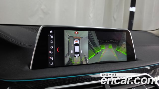 BMW 7-Series 2018 — photo 15
